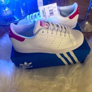 BNWT Adidas Superstan VS..in men’s Pwr Red size 9!